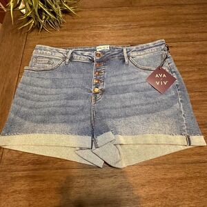 AVA & VIV Women's 18W Medium Wash Button Front Cuffed Denim Midi Shorts Stretch